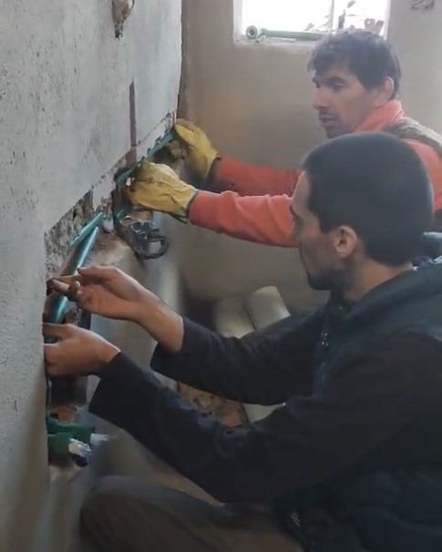 Diplomatura en instalaciones domiciliarias, finalizó la etapa de auxiliar de conexiones sanitarias.
