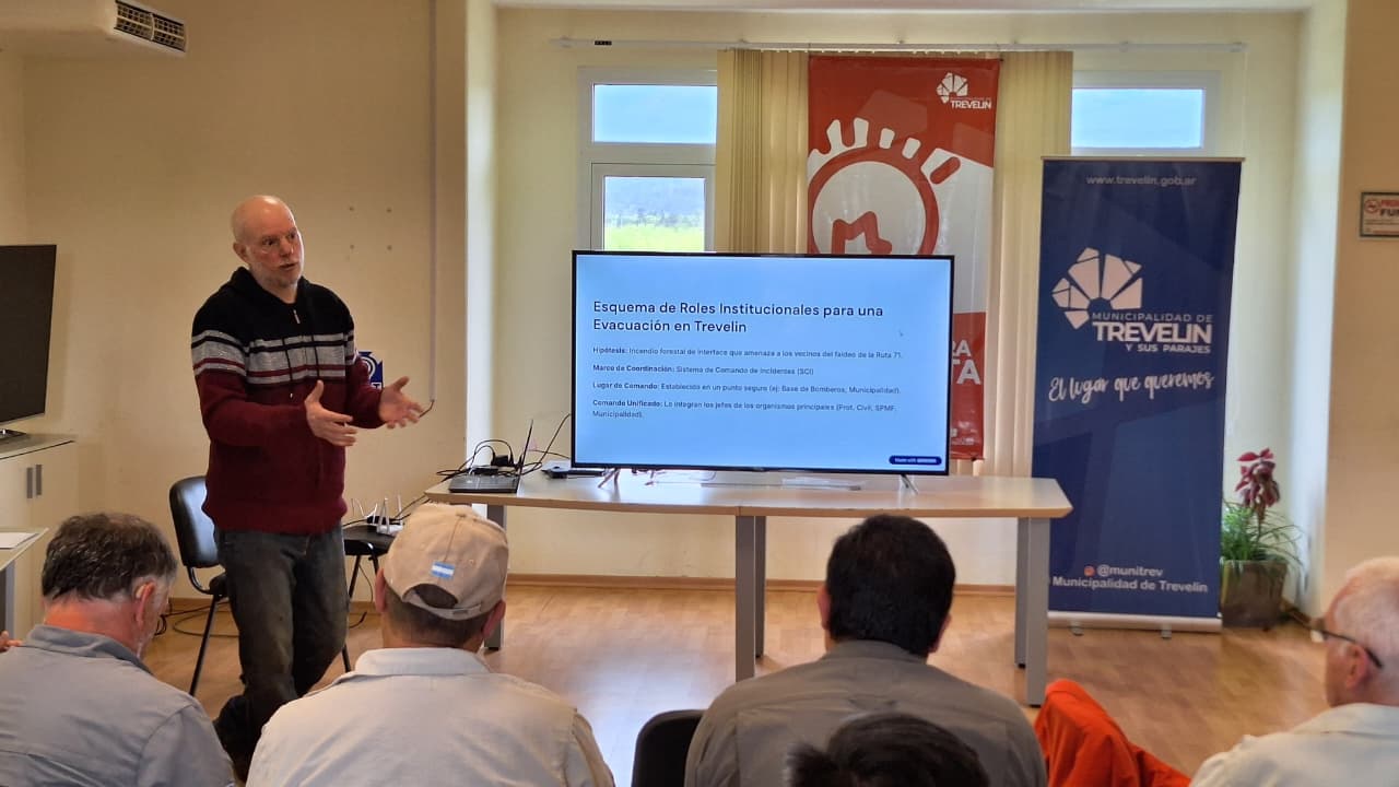 Incendios de interfase: Las instituciones coordinan el trabajo en Trevelin.