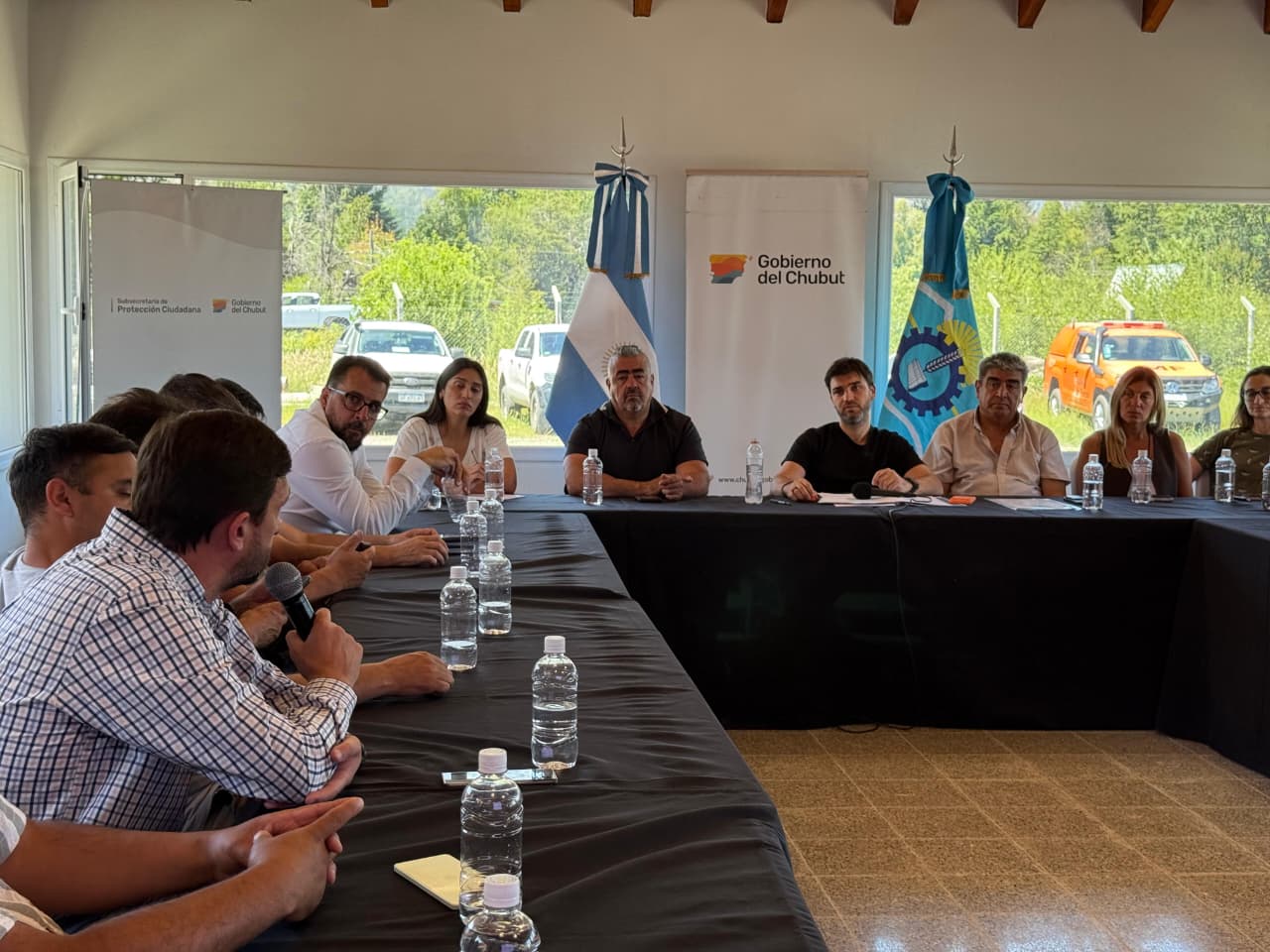 Ingram participó de la reunión de emergencia hídrica y por incendios convocada por el gobernador Torres.