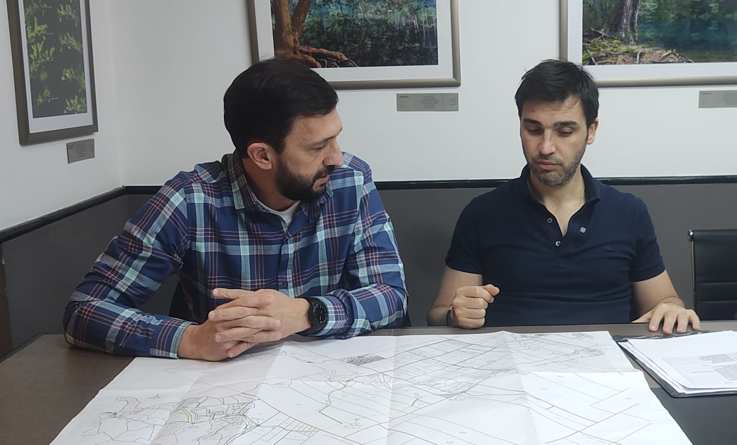 Ingram presentó a Torres un proyecto para llevar gas de red a Los Cipreses.