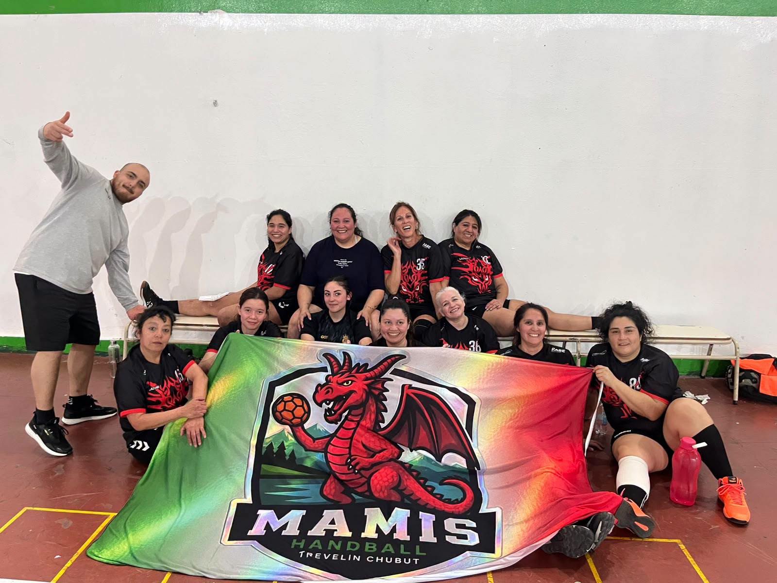 Mamis Handball. Dos fines de semana de competencia en El Bolsón.
