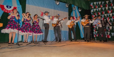 Trevelin festejó el 214° Aniversario de la Independencia de Chile.