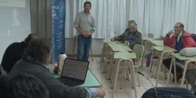 Charla sobre el valor de los bosques nativos.