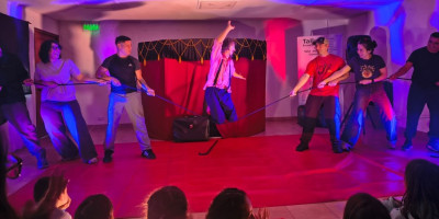 Circo Delirante se presentó a sala llena en el Centro Cultural Trevelin.