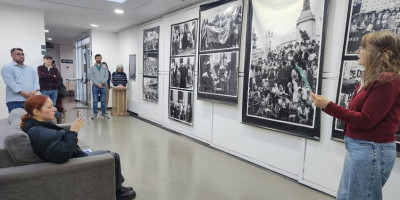 Derechos Humanos. Ingram participó de la apertura de nuestra fotográfica.
