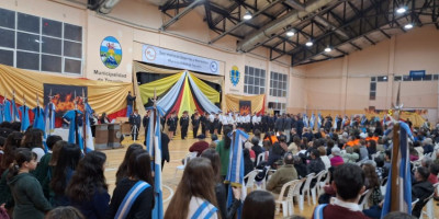El intendente Héctor Ingram acompañó el acto por el Día Nacional del Bombero Voluntario y el 50° aniversario de la Asociación de Bomberos Voluntarios de Trevelin.