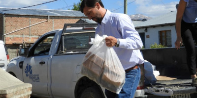 Entrega de productos Granix a vecinos en situación de vulnerabilidad. Entrega de productos Granix a vecinos en situación de vulnerabilidad.