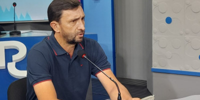 El intendente Héctor Ingram en Canal 4 de Esquel. El intendente Héctor Ingram en Canal 4 de Esquel.