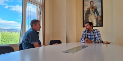 Ingram recibió al nuevo director del Hospital Rural de Trevelin.