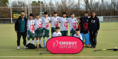 La Escuela Municipal de Hockey de Trevelin se consagró campeona provincial y clasificó al Nacional de los Juegos Evita.