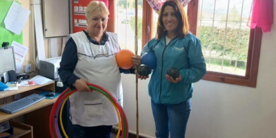 Más elementos deportivos para los parajes, entrega en Lago Rosario.