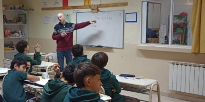 Municipio impulsa acciones de compostaje y educación ambiental en escuelas.