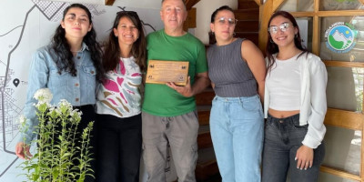 Trevelin reconoció la trayectoria de Mervyn Evans, creador del Molino Harinero Nant Fach.