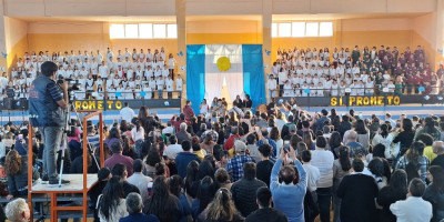 Trevelin vivió un acto histórico de promesa a las banderas.
