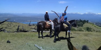 Trevelin y Esquel se posicionan como un destino ideal para realizar cabalgatas.
