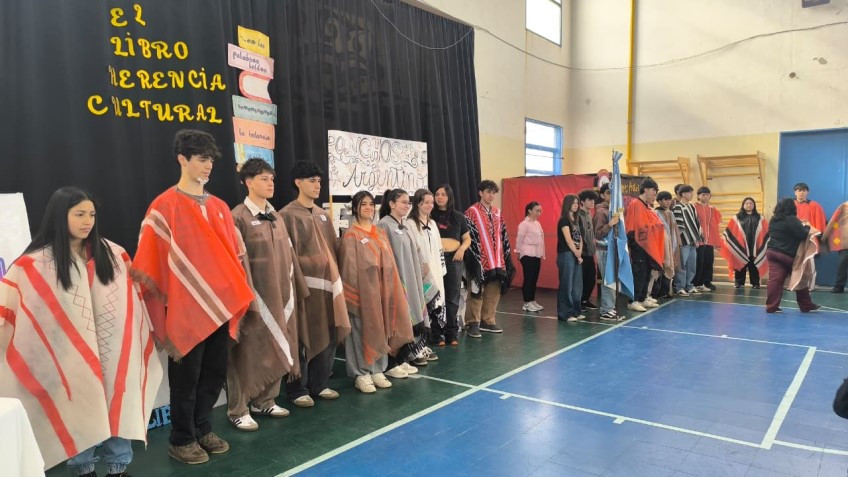 Apertura de la 3° Feria del Libro en la Escuela N° 705 de Trevelin.