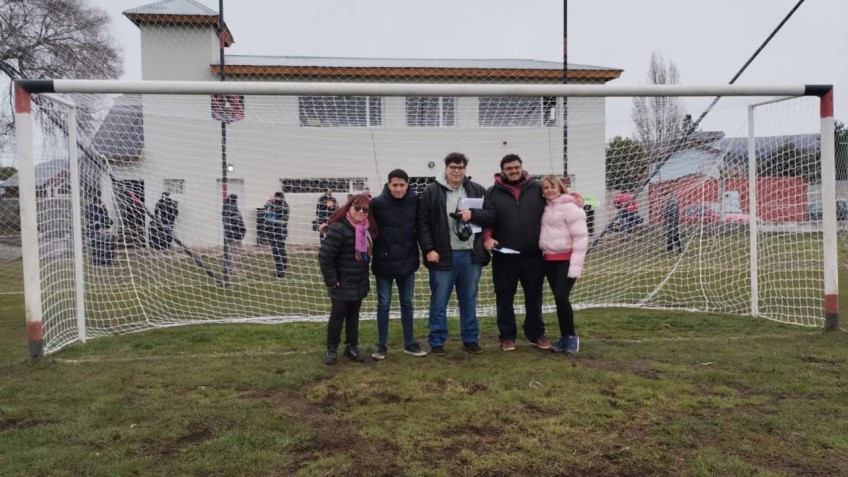 Estudiantes de Periodismo Deportivo realizaron su primera transmisión junto a la Radio Municipal de Trevelin.