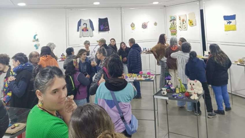Inauguración de la muestra del Taller de Fieltro en el Museo Regional de Trevelin.
