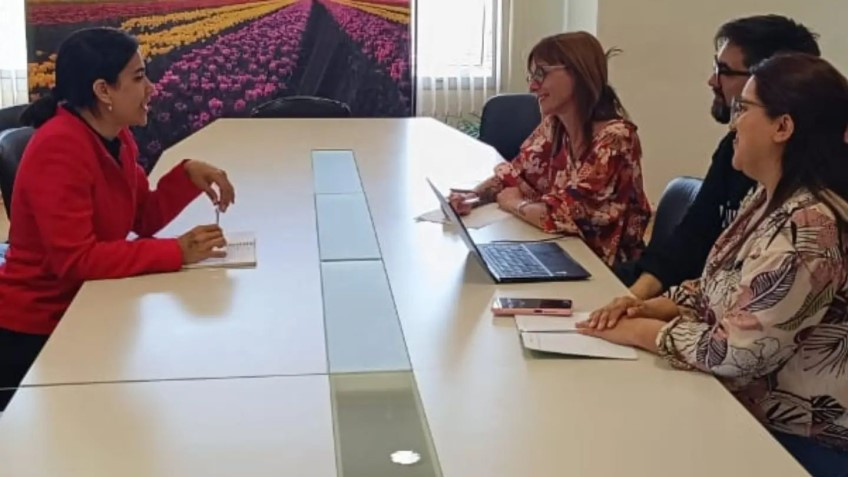 Reunión entre funcionarios municipales de Trevelin y AHF Argentina.