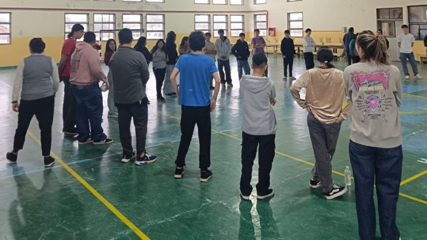 Taller sobre Vínculos Responsables en la Escuela de Aldea Escolar.