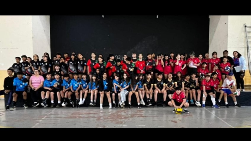 Encuentro de Vóley en la Escuela 57.