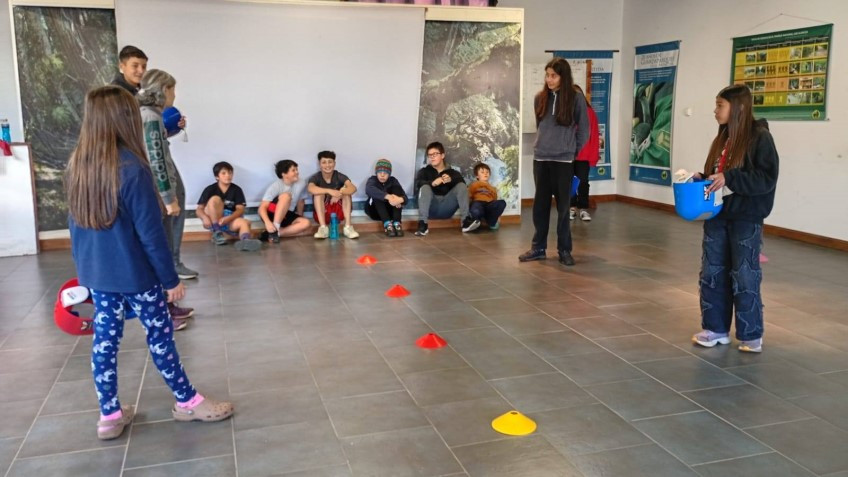 Exitosa jornada de Esgrima en el espacio Multideportes de Lago Futalaufquen.