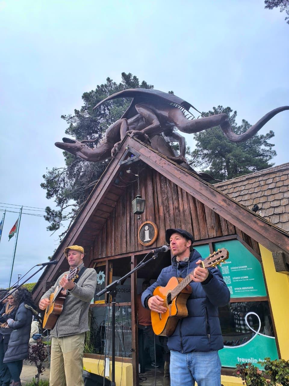 Trevelin celebró el 5° aniversario del Draig Goch con música, danzas y una gran fiesta en la Plaza Coronel Fontana.